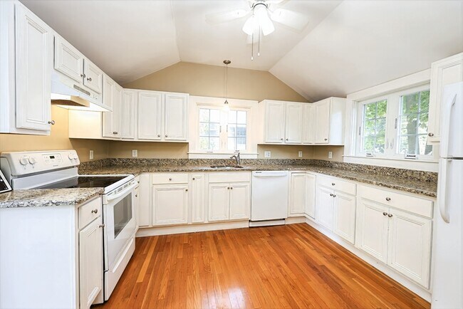 Building Photo - 50 Front St