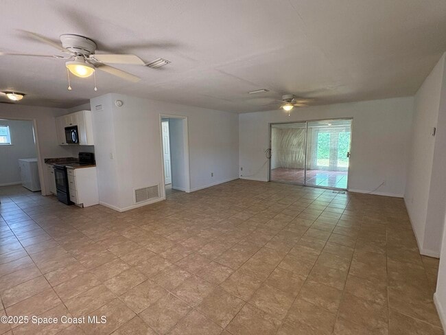 Building Photo - 620 Key Largo Dr S