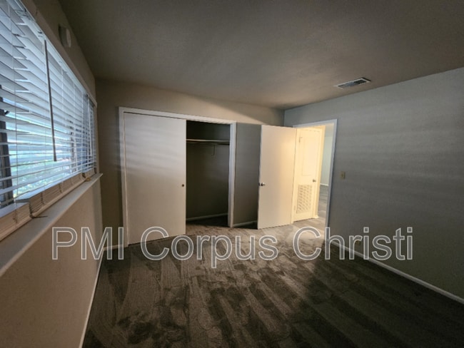 Building Photo - 6132 Hidden Cove