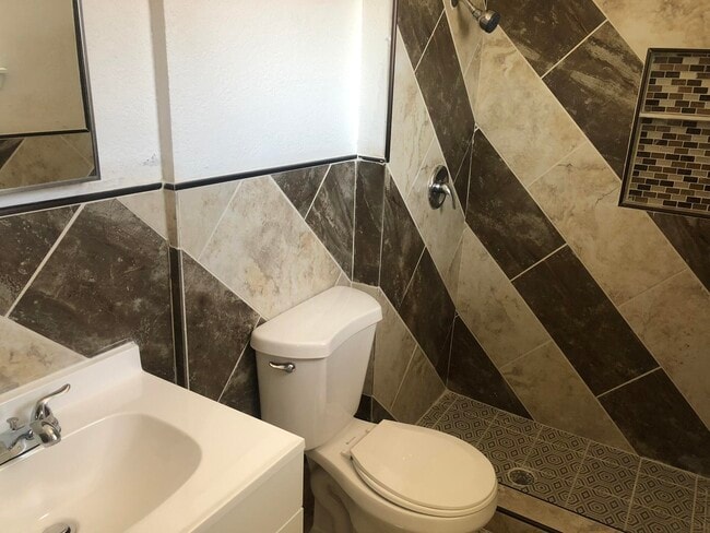 Building Photo - 228 Midianite Dr
