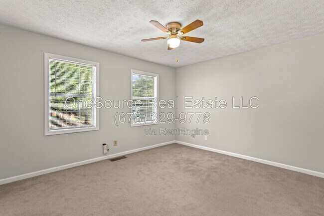Building Photo - 502 Oakwood Ct