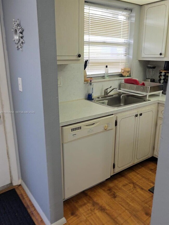 Building Photo - 8100 Sunrise Lakes Blvd