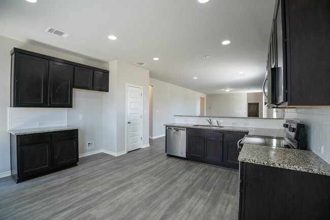 Building Photo - 252 Syrah Ct