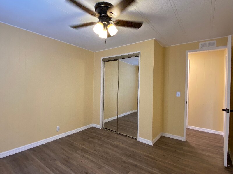 Building Photo - 144 Stuart Cir