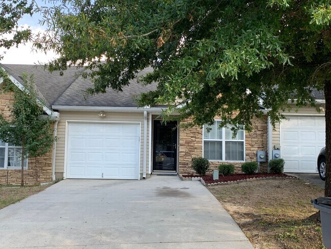 Building Photo - 410 Northrop Pl