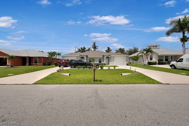 Building Photo - 3910-3912 Southwest 15th Pl-