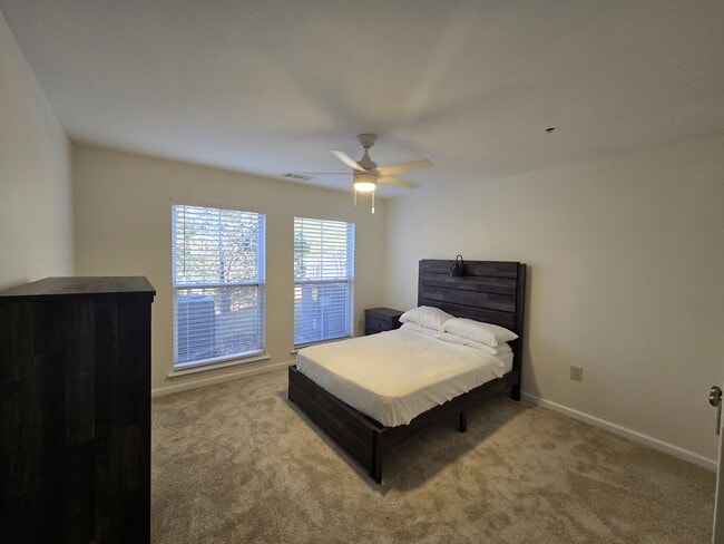 Building Photo - 490 S Barnett Shoals Rd