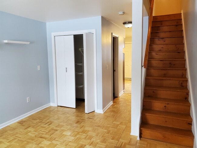 Building Photo - 220 Mascoma St