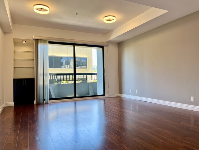 Building Photo - 601 van ness Ave