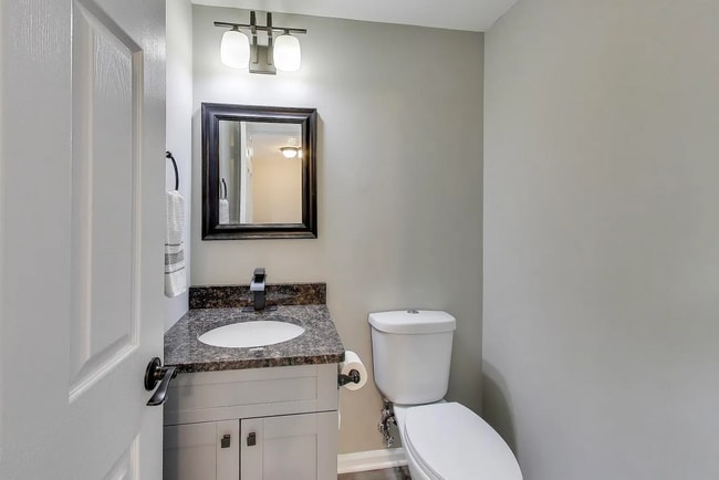 Building Photo - 716 Clover Hill Ct