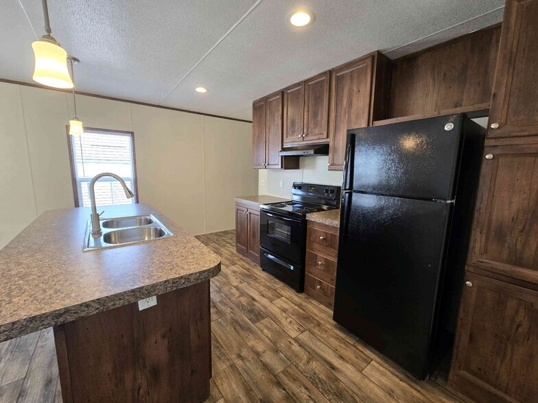 Building Photo - 709 N Collins Fwy