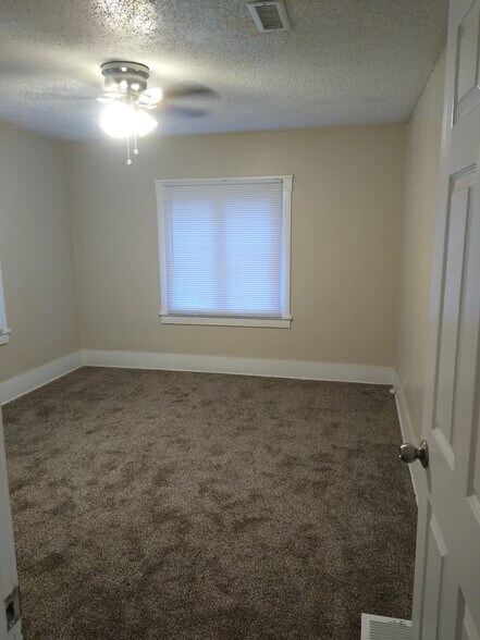 Building Photo - 2329 Van Buren Ave