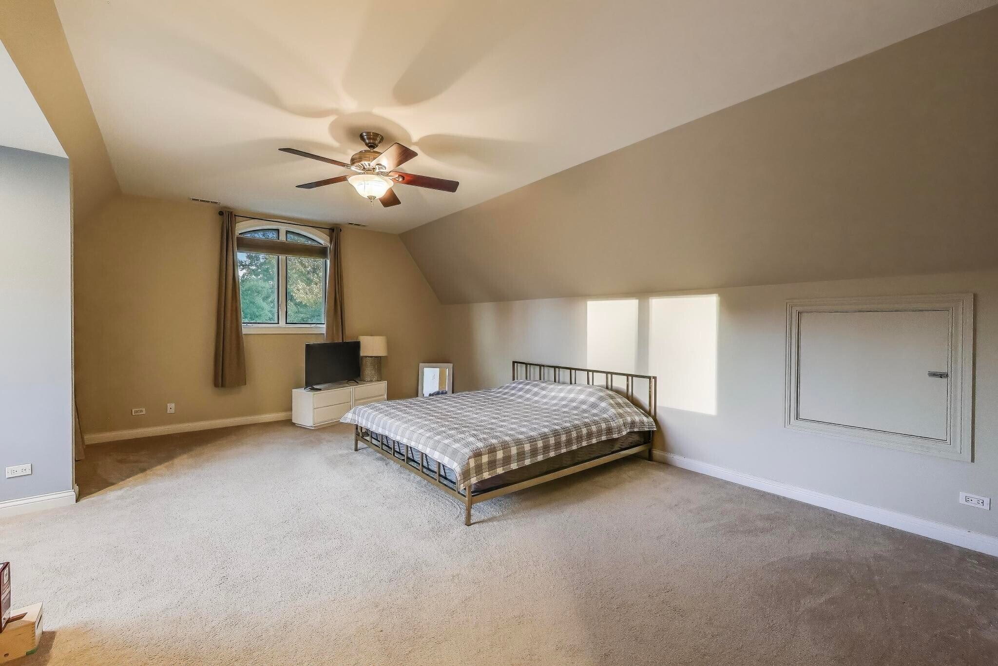 Building Photo - 23W711 Hobson Rd