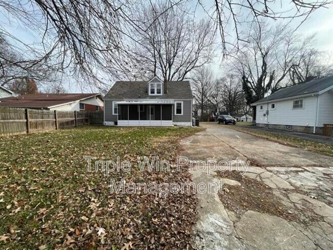 Building Photo - 19 S Schlueter Ave