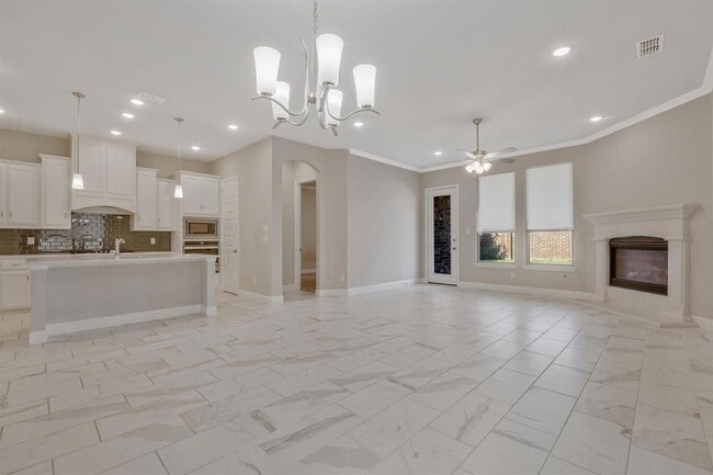 Building Photo - 1910 Graham Wy