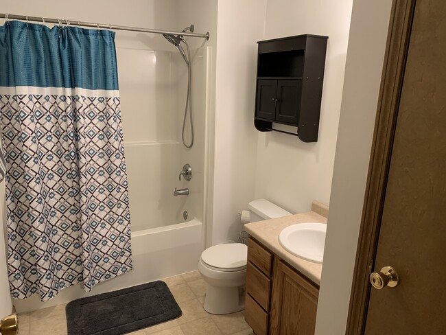 Building Photo - 1037 Ridge St