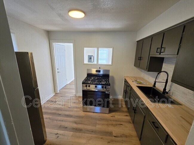Building Photo - 4317 Spatz Ave