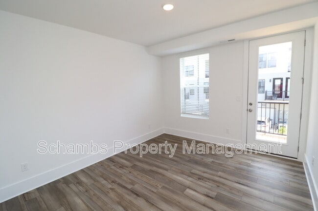 Building Photo - 110 Byrum St