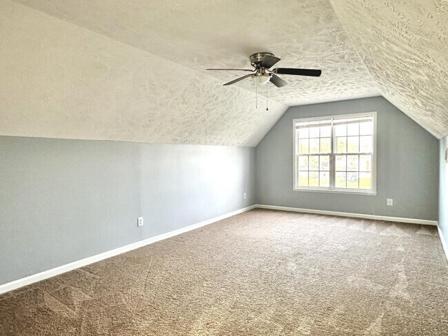 Building Photo - 1002 Coalport Rd