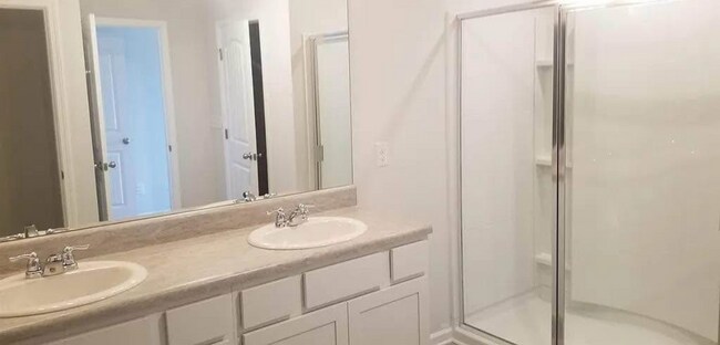 Building Photo - 1007 Pepper Stone Dr