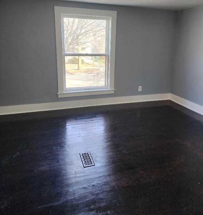 Building Photo - 811 N Pine St