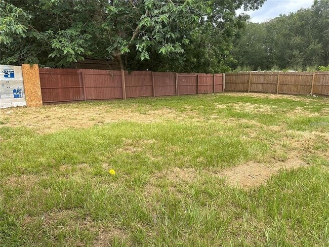 Building Photo - 850 E 19th St