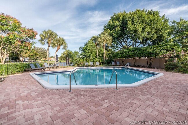 Building Photo - 6876 Palmar Ct