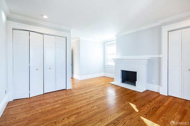 Building Photo - 2759 Union St