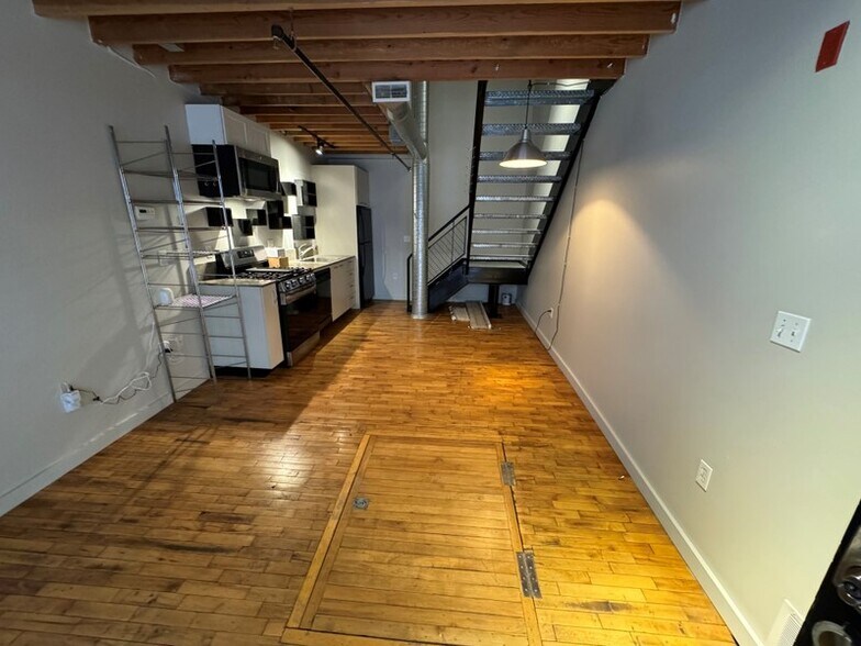 Building Photo - 346 Pierpont Ave