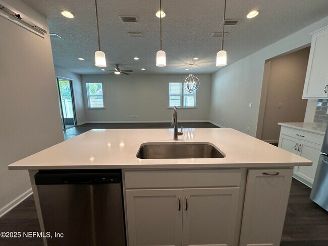 Building Photo - 282 LITTLE BEAR