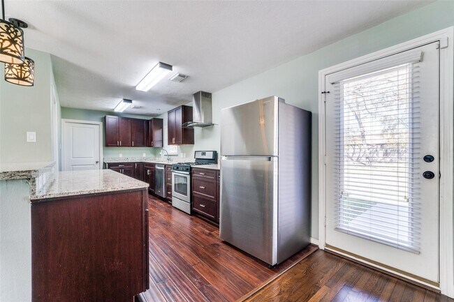 Building Photo - 4502 Brookwoods Dr