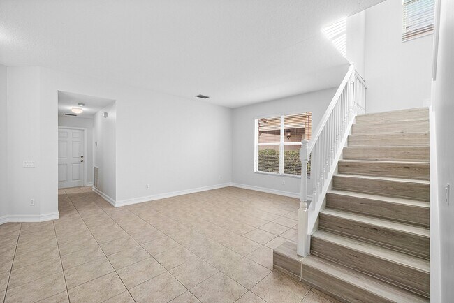 Building Photo - 8845 Sandy Crest Ln