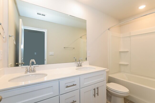 Building Photo - 739 Sara Mdw Rd