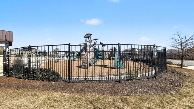 Building Photo - 6403 Kingsley Edge