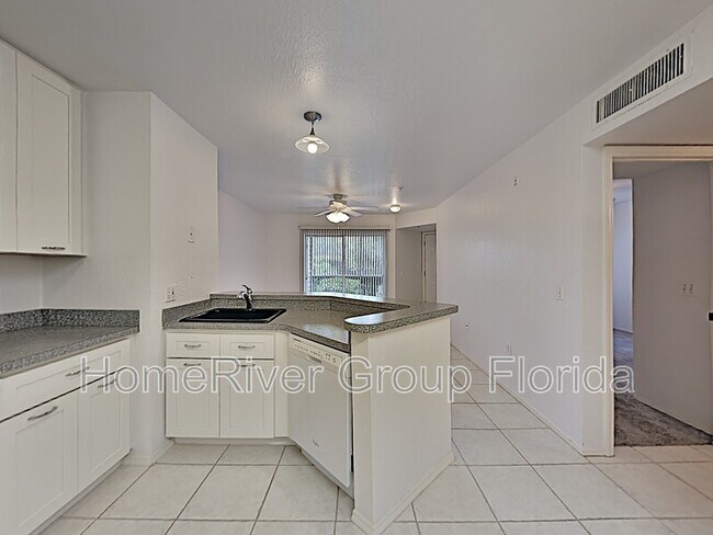 Building Photo - 850 S Tamiami Trail