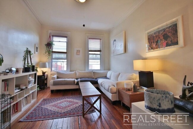Building Photo - 1154 Myrtle Ave