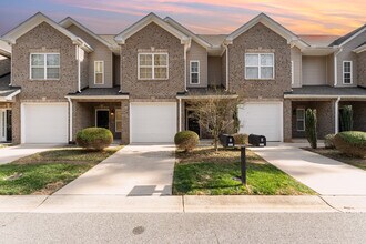 Building Photo - 1915 Fleming Rd