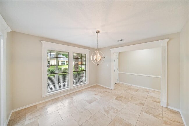 Building Photo - 135 Towering Pines Dr