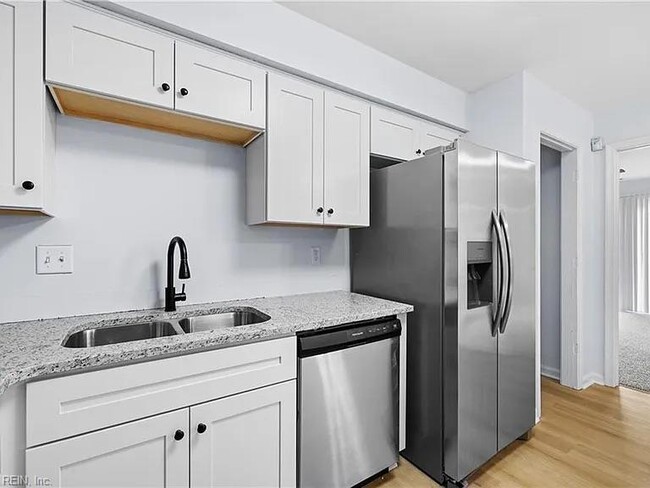 Building Photo - 1647 Ocean Bay Dr