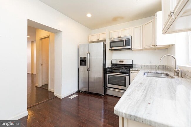 Building Photo - 2222 Earp St