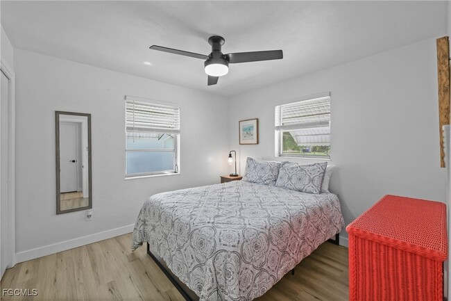 Building Photo - 1661 Coronado Rd