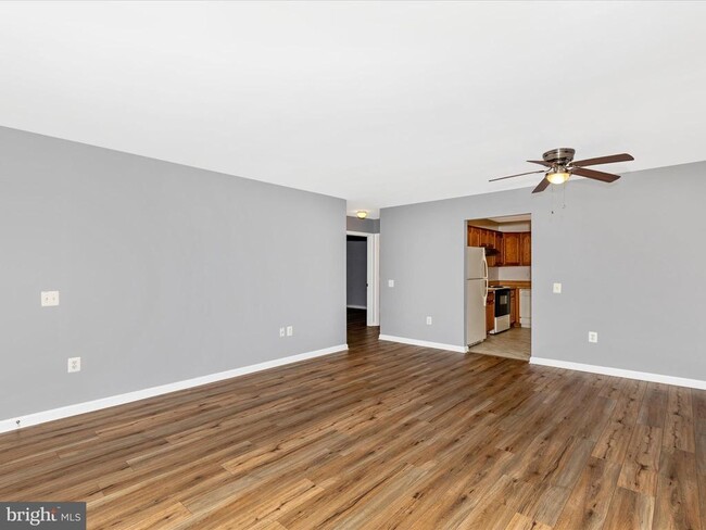 Building Photo - 1111 Jousting Way