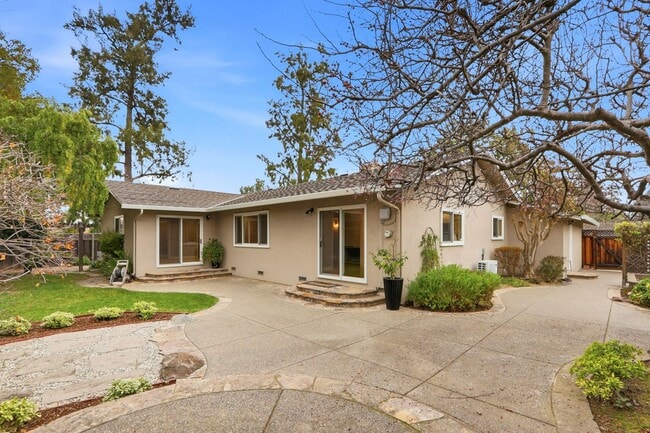 Building Photo - Remodeled 3 Bedroom 2 Bathroom Sunnyvale Home