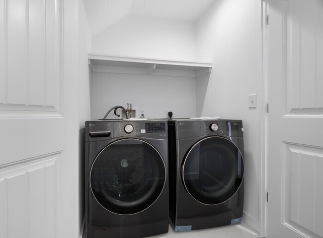 Building Photo - Available Now: New Three Bedroom Townhouse in Woodruff SC!