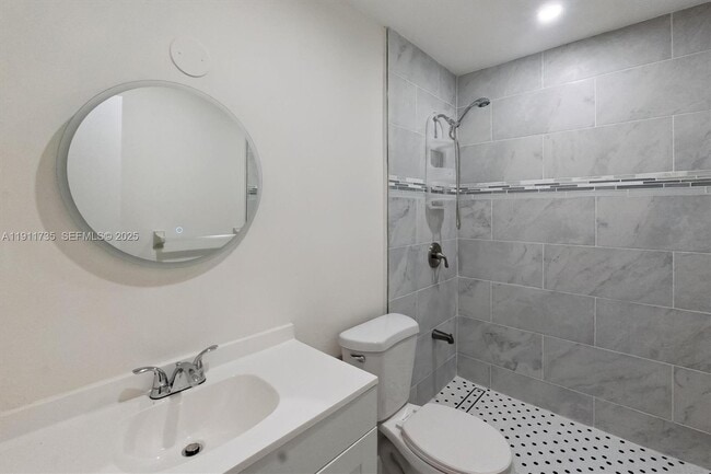 Building Photo - 5975 SW 137th Ave