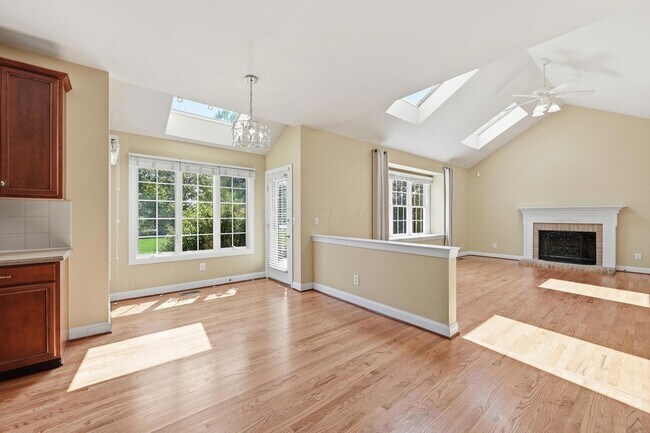 Building Photo - 4823 Vista Ridge Dr
