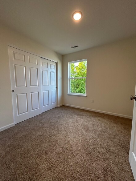 Building Photo - 463 Sweetgrass Dr