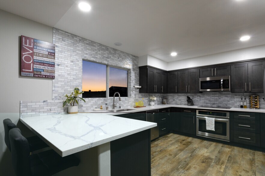 Building Photo - 8932 Gateway View Ct