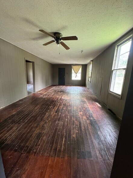 Building Photo - 1001 N 13th St