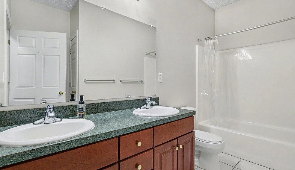 Building Photo - 288 W Saginaw St